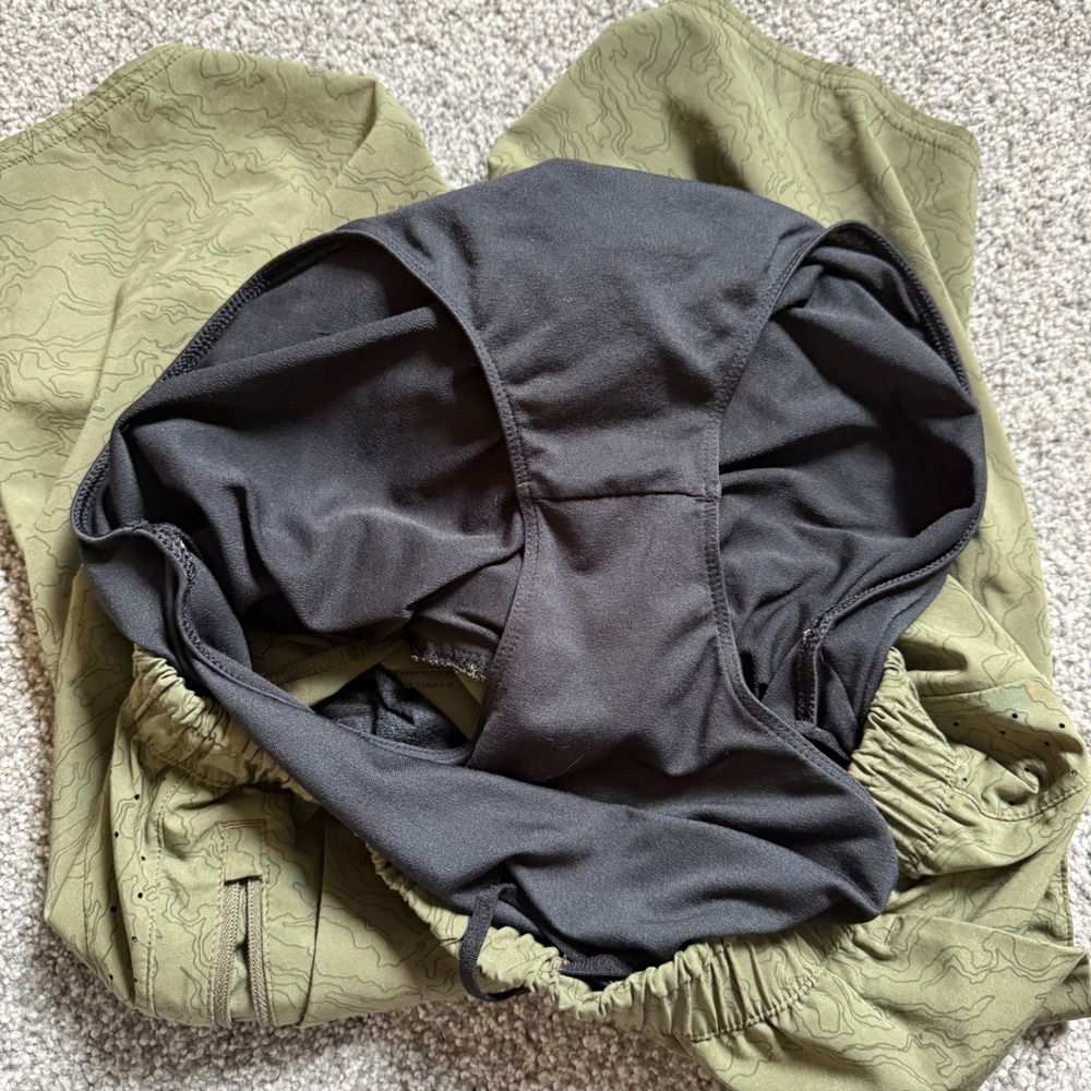 REI Co-op Swiftland Running Shorts Olive Green Topographic Map Print Mens Small - Picture 7 of 10